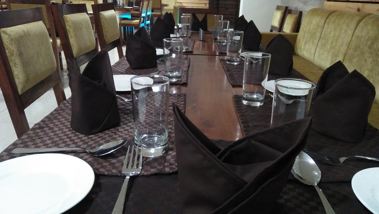 Hotel Neelam Moga Ludhiana Buitenkant foto