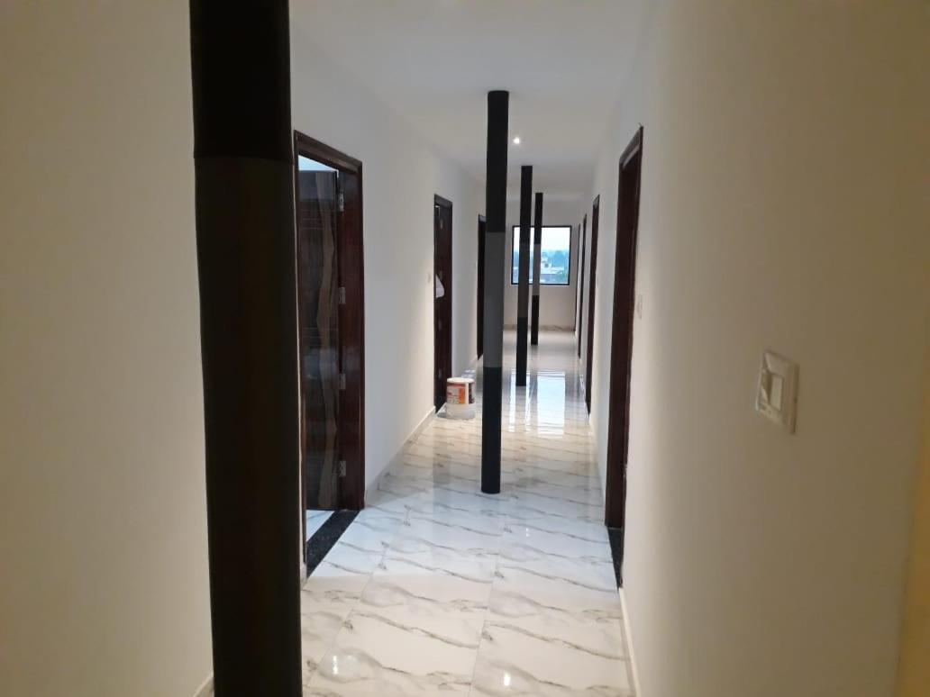 Hotel Neelam Moga Ludhiana Buitenkant foto