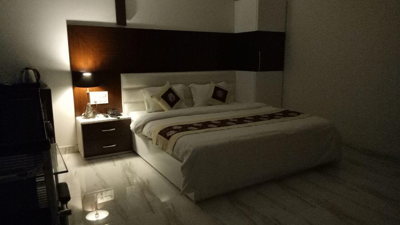 Hotel Neelam Moga Ludhiana Buitenkant foto